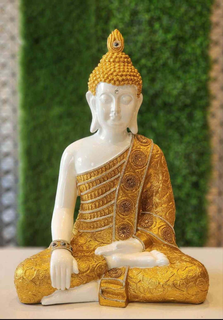 Polyresin Buddha ji Statue with stones decor