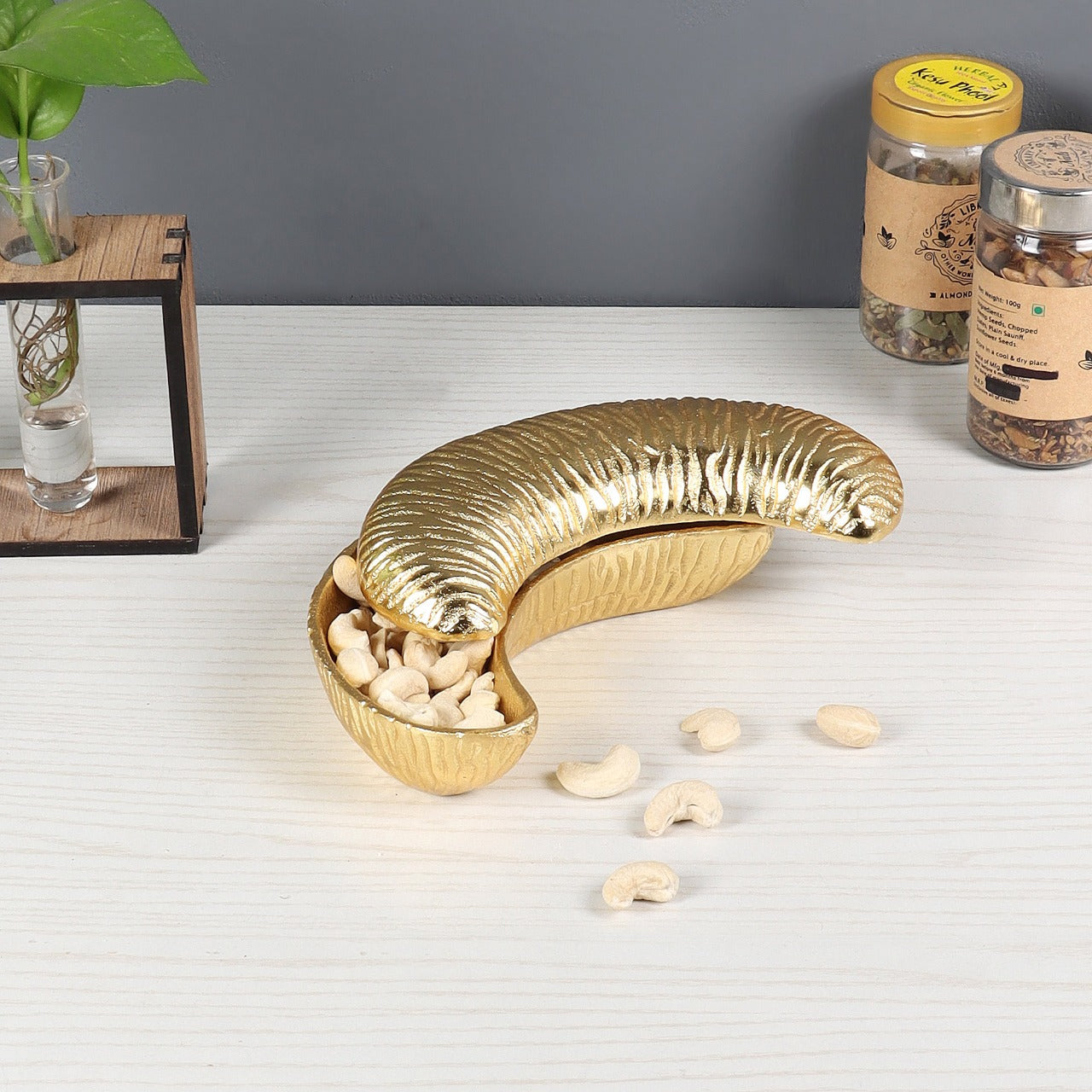 Aluminum Gold Plated dry fruit platter idekors