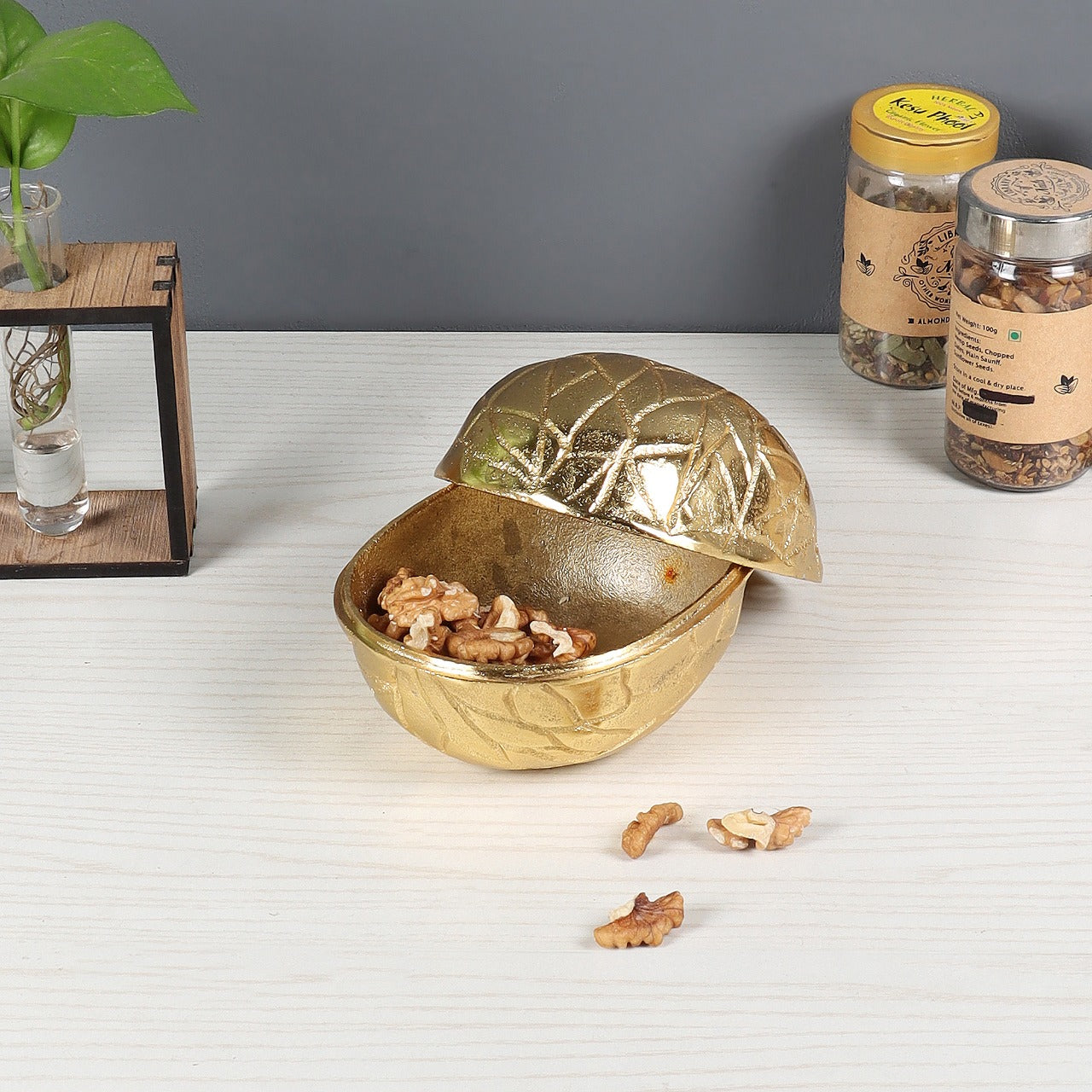 Aluminum Gold Plated dry fruit platter idekors