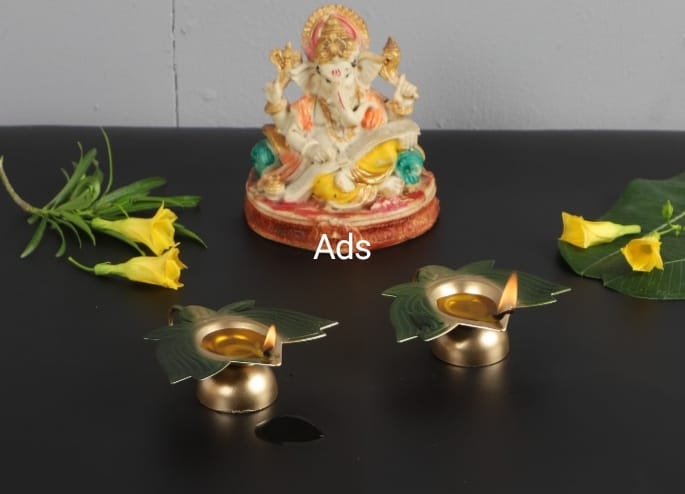 Metal Dia with handle and base (set of 6)
