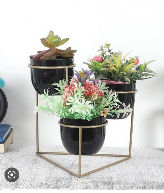 Triangle Shaped Planter idekors