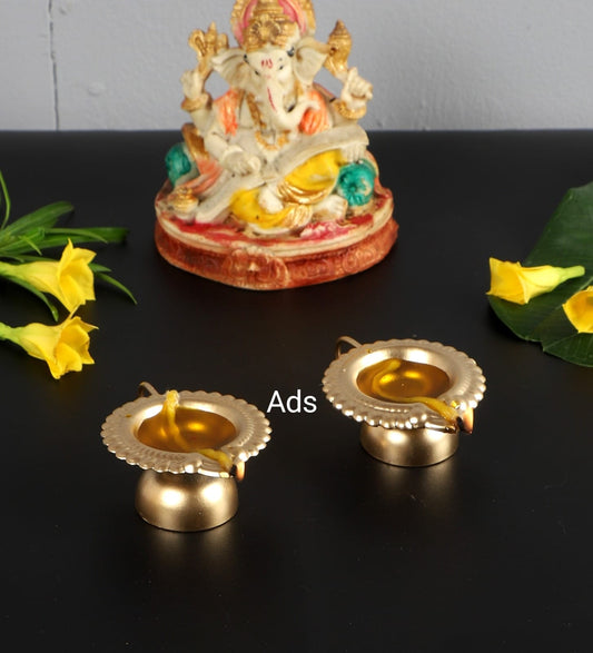 Metal Dia with handle and base (set of 6)