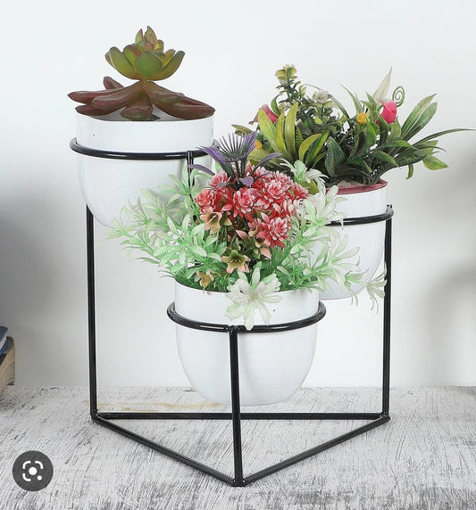 Triangle Shaped Planter idekors