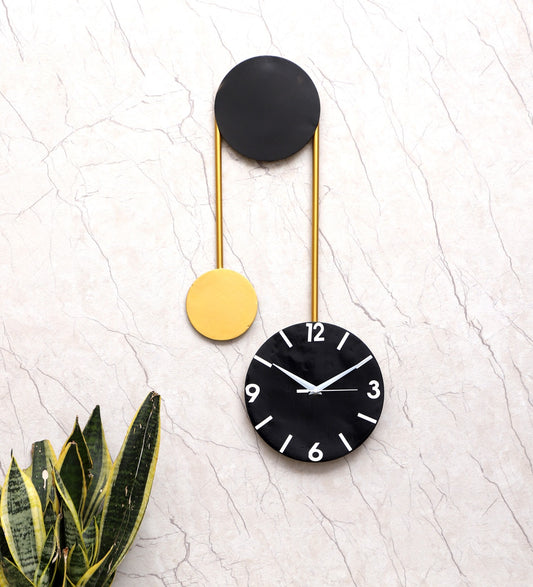 U clock panel